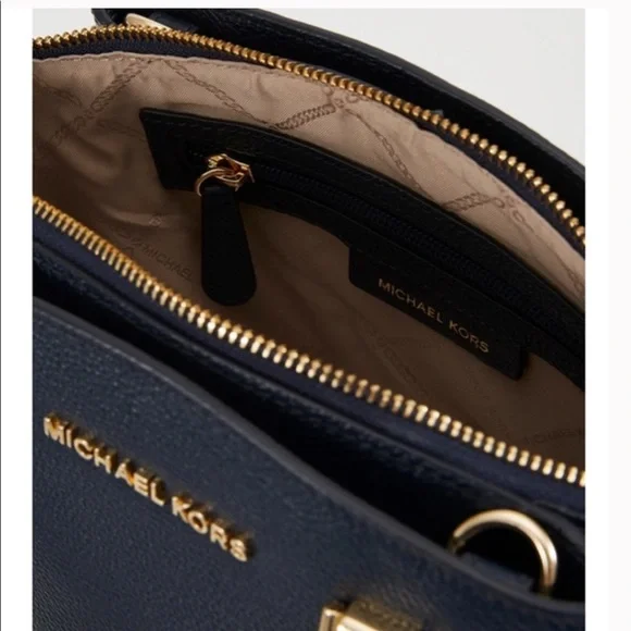 Micheal Kors Maxine Messenger Satchel/Crossbody NWT!!! - Picture 7 of 8